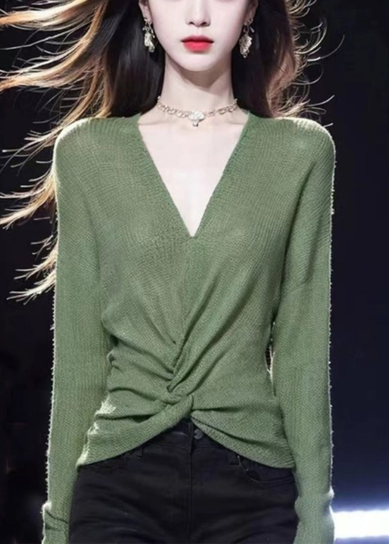 Well Tailored Sweater with a Graceful Silhouette