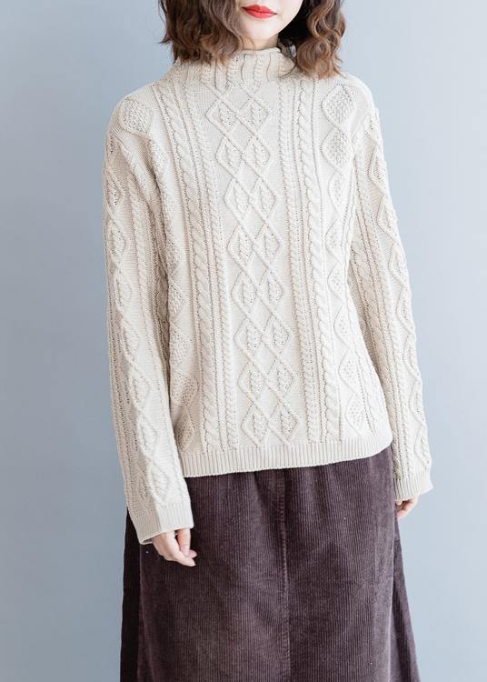 Beautifully Crafted Blouse in a Classic Style