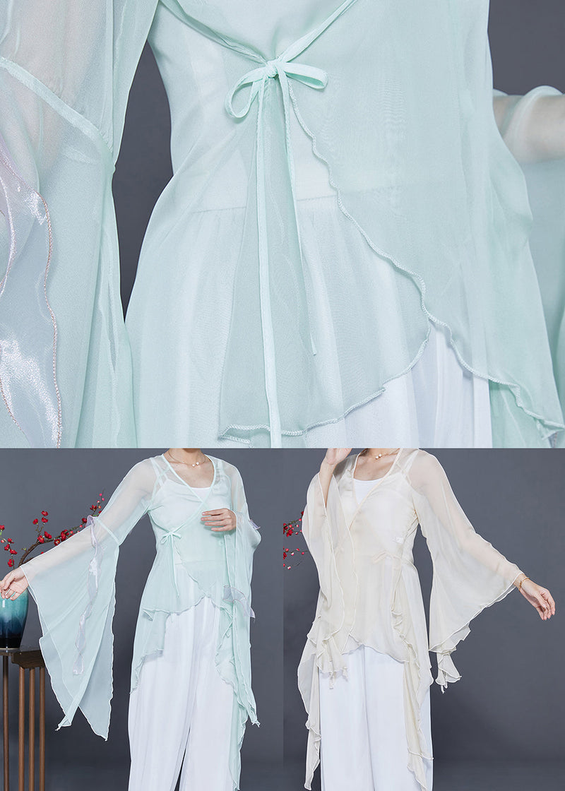 Well Tailored Top with a Graceful Silhouette