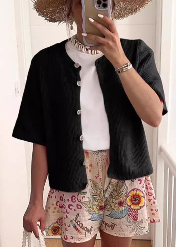 Effortlessly Elegant Cardigan with a Timeless Design