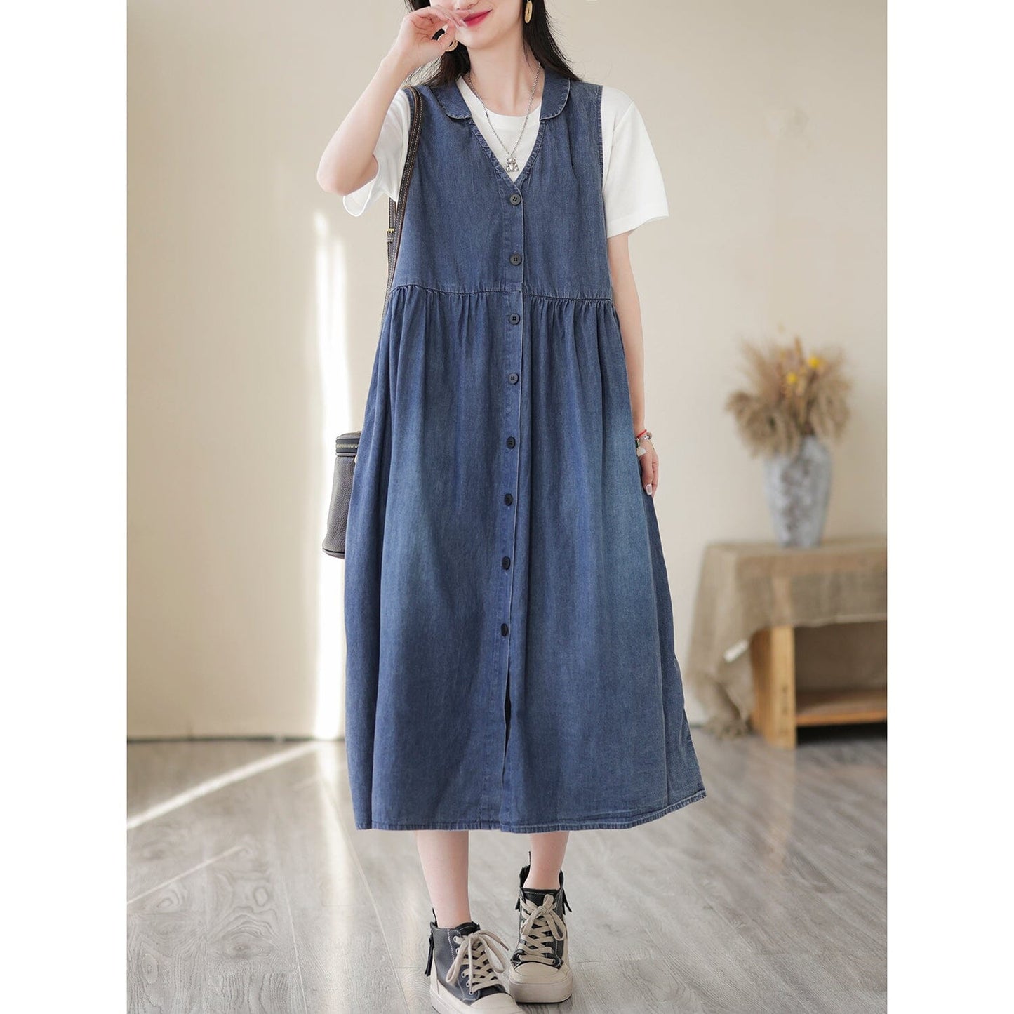Classic Vintage Dress with a Flattering Fit