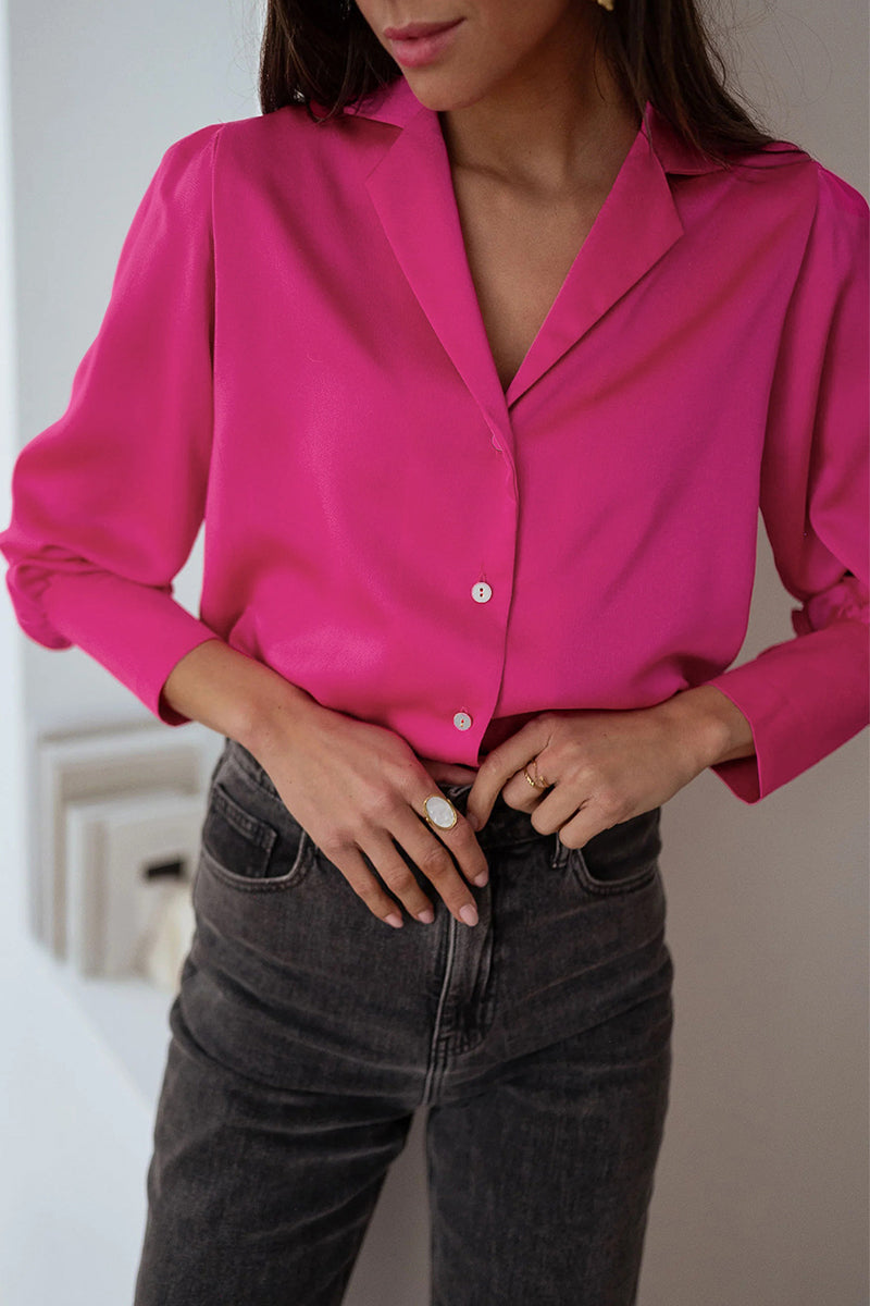 Well Tailored Top with a Graceful Silhouette