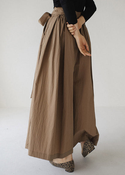Well Tailored Pants with a Graceful Silhouette