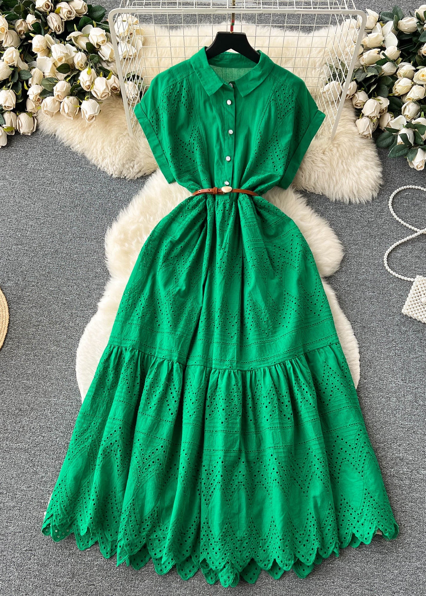 Effortlessly Elegant Dress with a Timeless Design