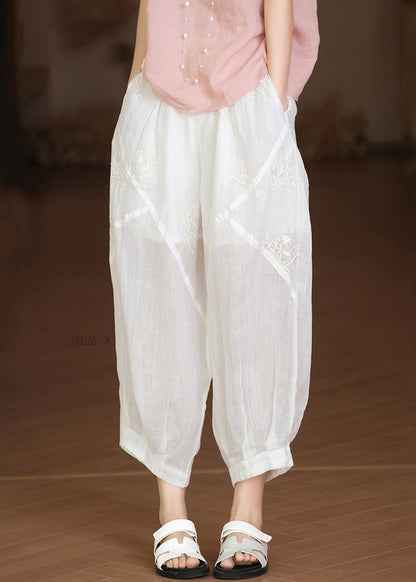Effortlessly Elegant Pants with a Timeless Design