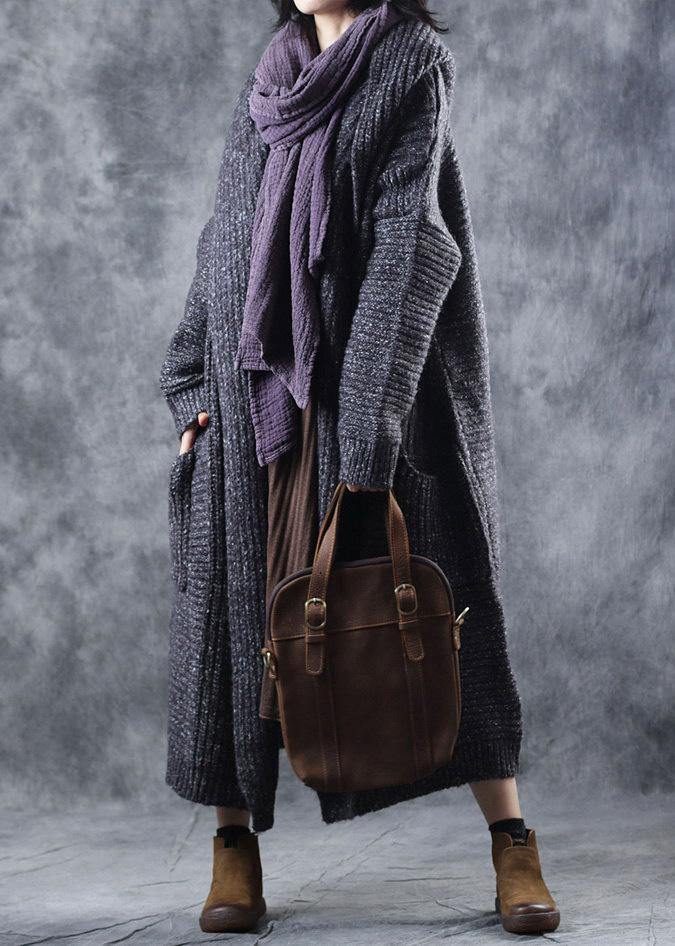 Well Tailored Cardigan with a Graceful Silhouette