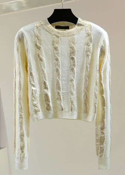 Classic Vintage Sweater with a Flattering Fit