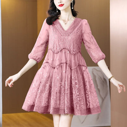 Well Tailored Dress with a Graceful Silhouette