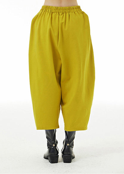 Effortlessly Elegant Pants with a Timeless Design
