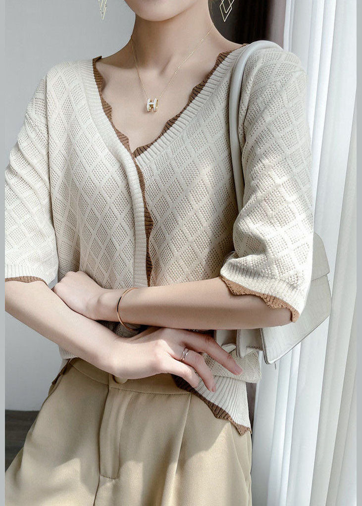 Classic Vintage Sweater with a Flattering Fit