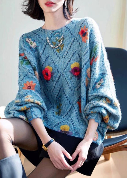 Well Tailored Sweater with a Graceful Silhouette