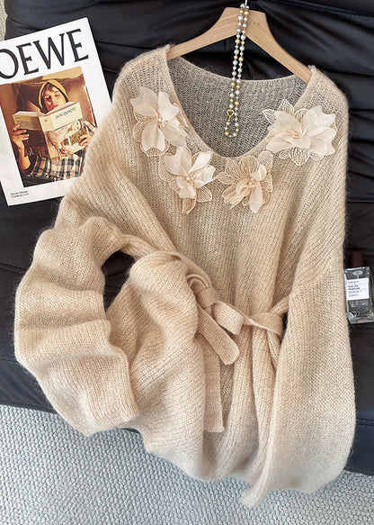 Effortlessly Elegant Sweater with a Timeless Design