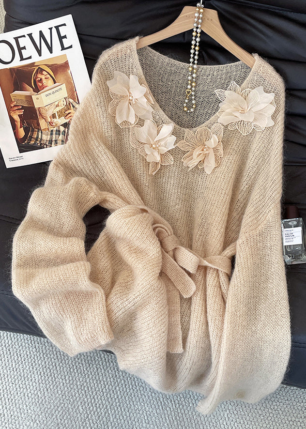 Effortlessly Elegant Sweater with a Timeless Design