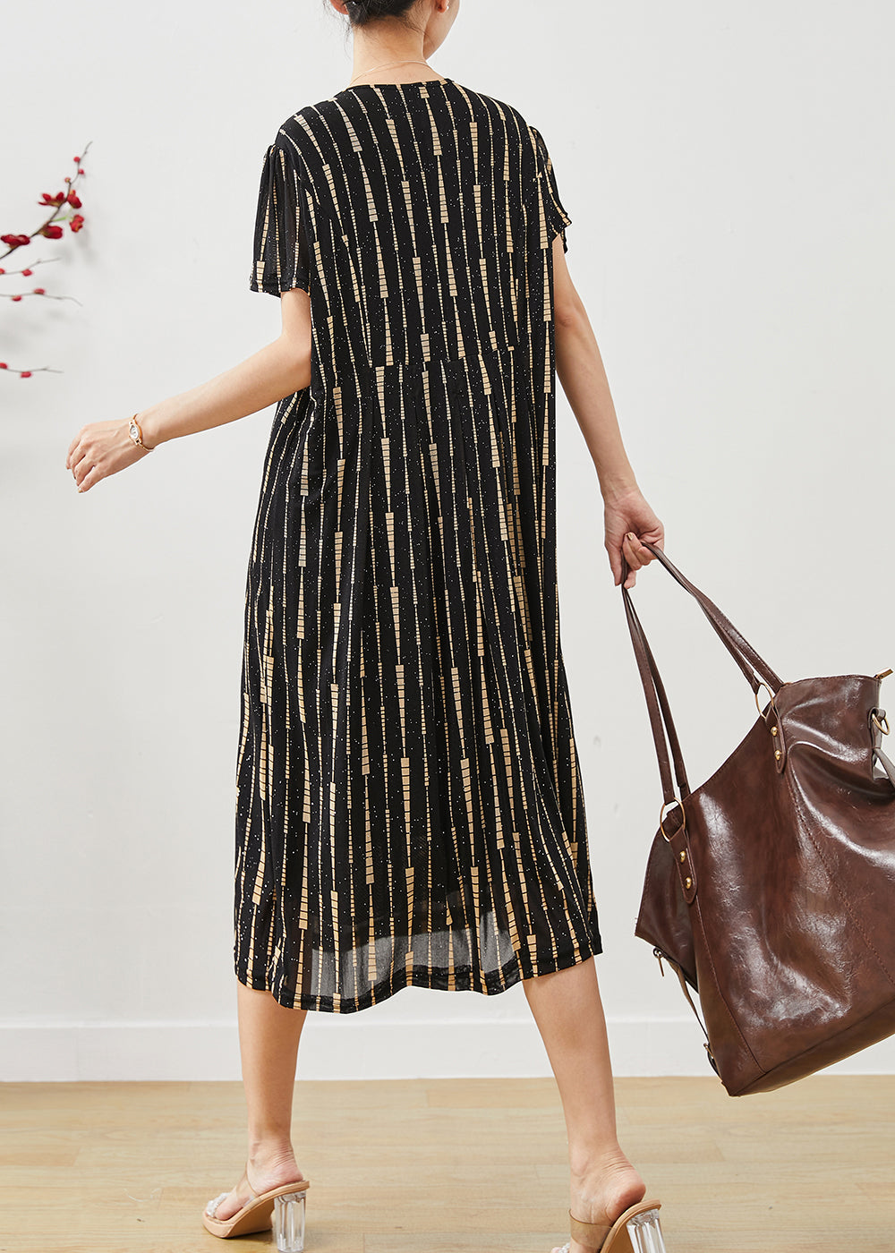 Gracefully Styled Dress for Any Occasion