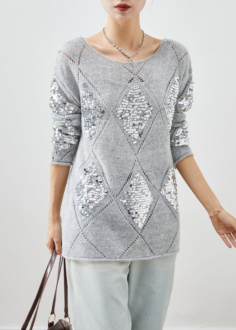 Effortlessly Elegant Sweater with a Timeless Design
