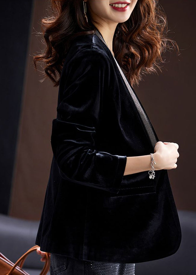 Effortlessly Elegant Coat with a Timeless Design
