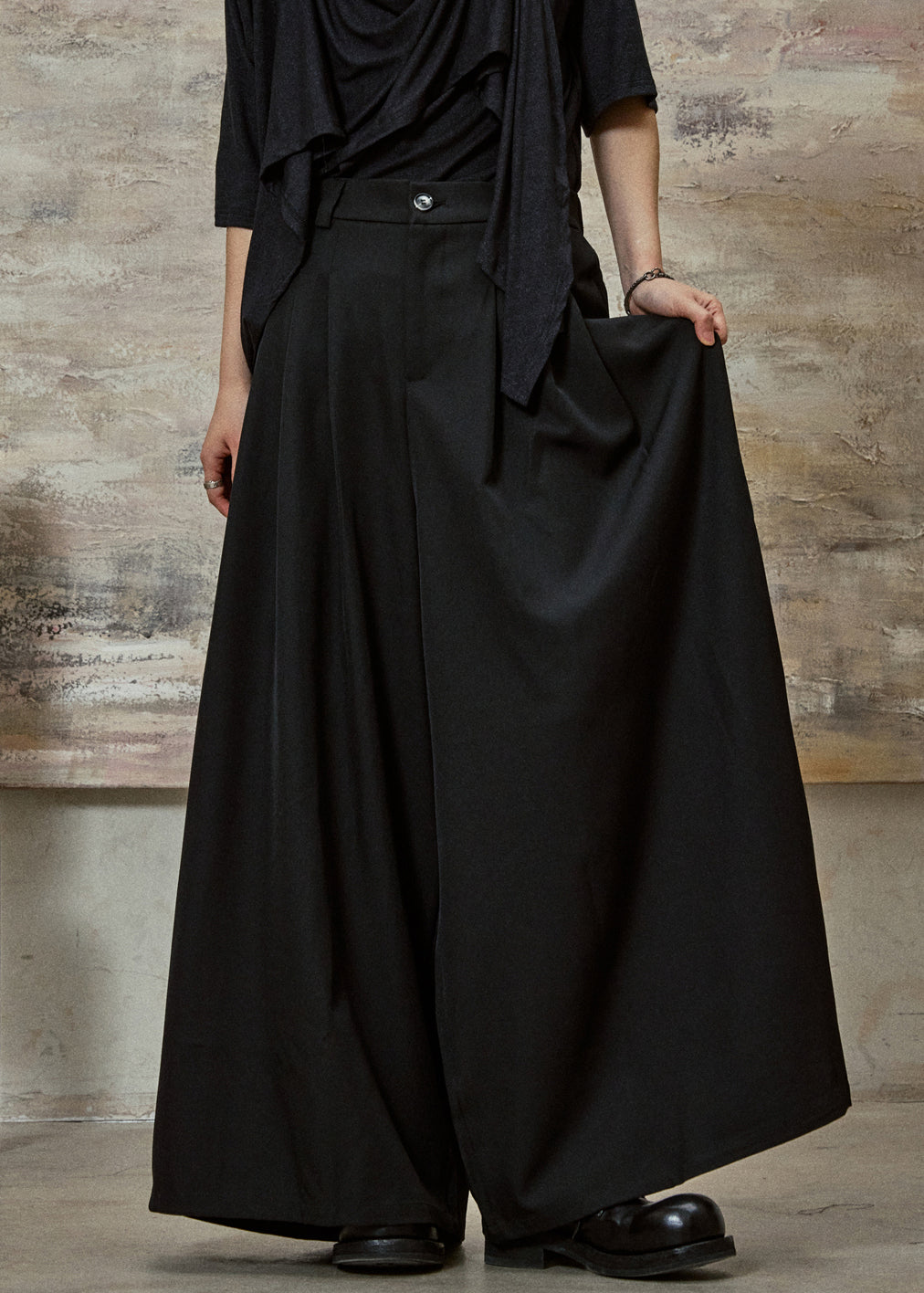 Elegantly Styled Pants for Everyday Wear