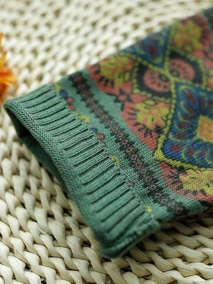 Classic Vintage Sweater with a Flattering Fit