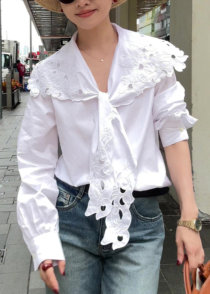 Effortlessly Elegant Top with a Timeless Design