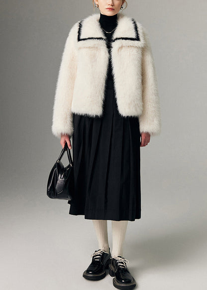 Beautifully Finished Coat in a Timeless Design