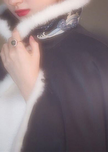 Elegantly Styled Coat for Everyday Wear