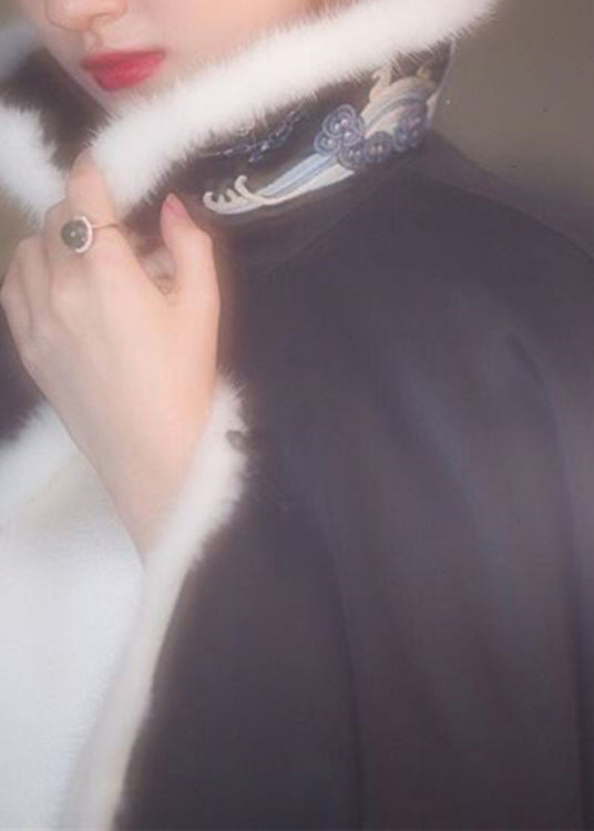 Elegantly Styled Coat for Everyday Wear