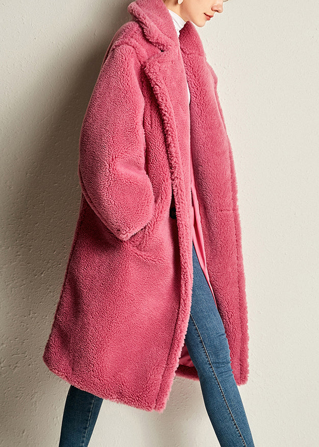 Well Tailored Coat with a Graceful Silhouette