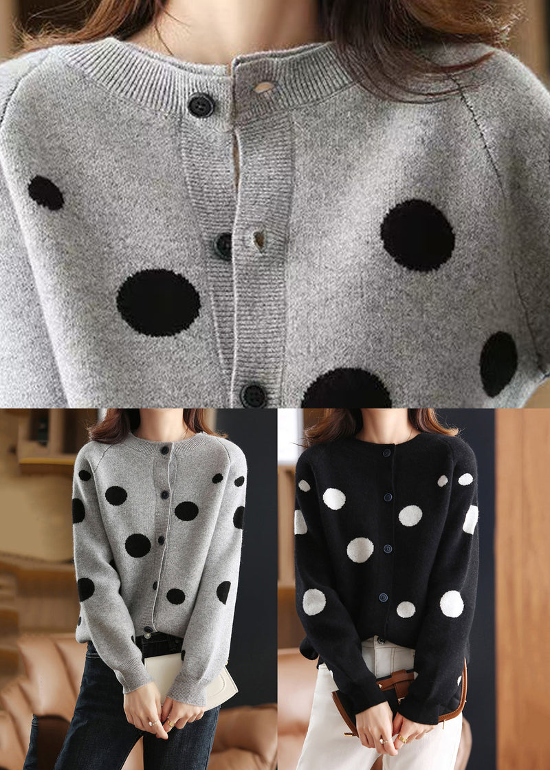 Well Tailored Coat with a Graceful Silhouette