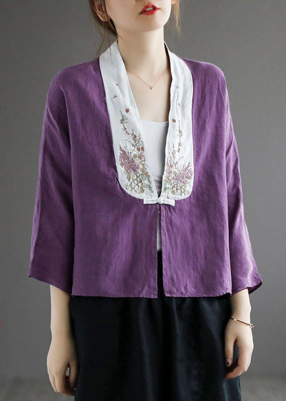Classic Vintage Blouse with a Flattering Fit