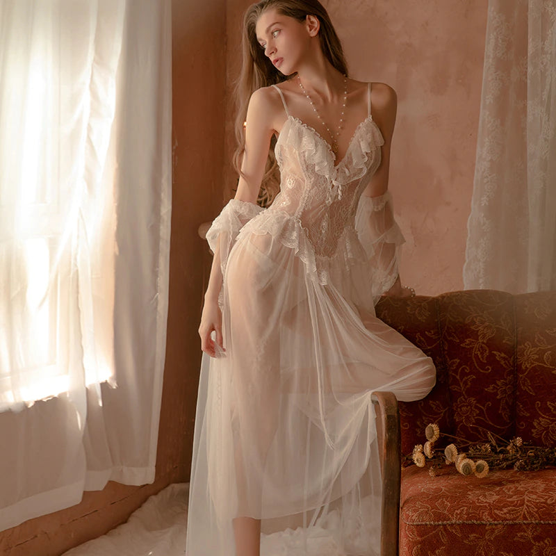 Finely Styled Dress with a Classic Vintage Look