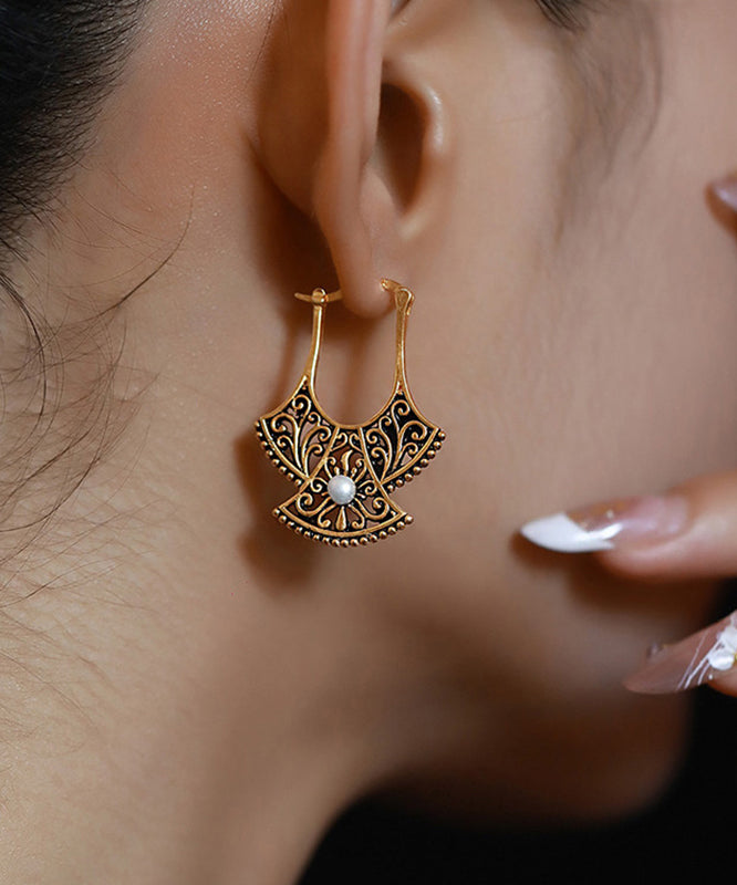 Romantic Gold Earring for Special Moments