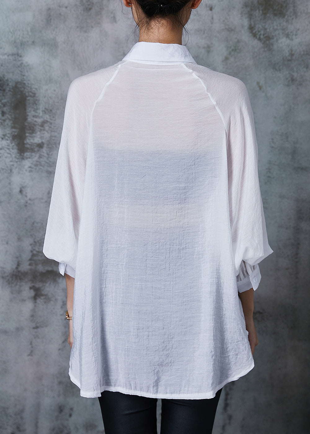 Effortlessly Elegant Shirt with a Timeless Design