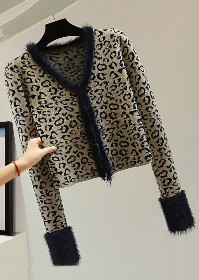 Classic Vintage Sweater with a Flattering Fit
