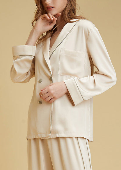 Finely Styled Garment with a Classic Vintage Look