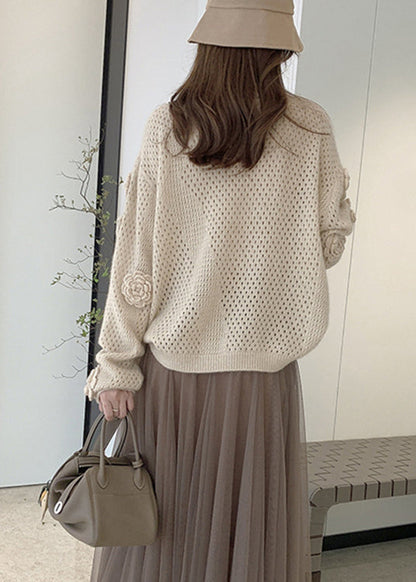 Well Tailored Sweater with a Graceful Silhouette