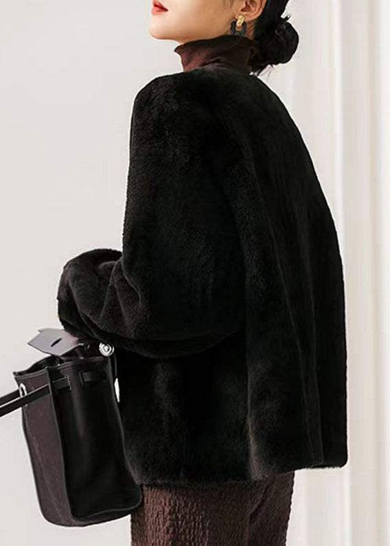 Elegantly Styled Coat for Everyday Wear
