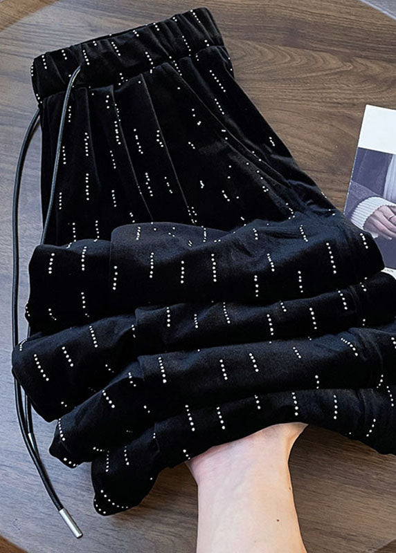 Well Tailored Pants with a Graceful Silhouette