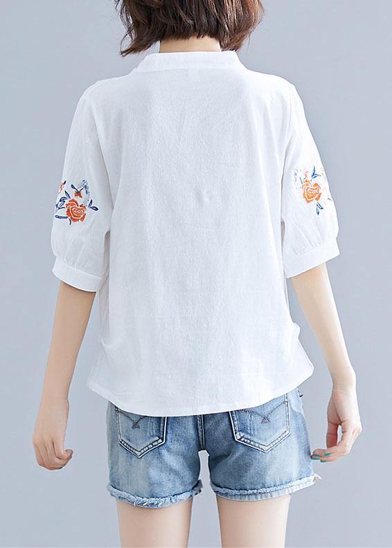 Well Tailored Blouse with a Graceful Silhouette