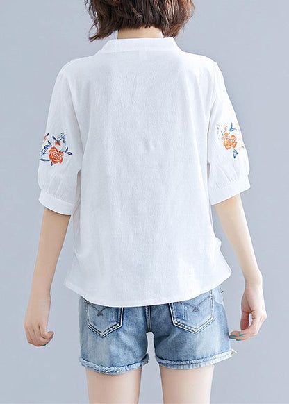 Well Tailored Blouse with a Graceful Silhouette