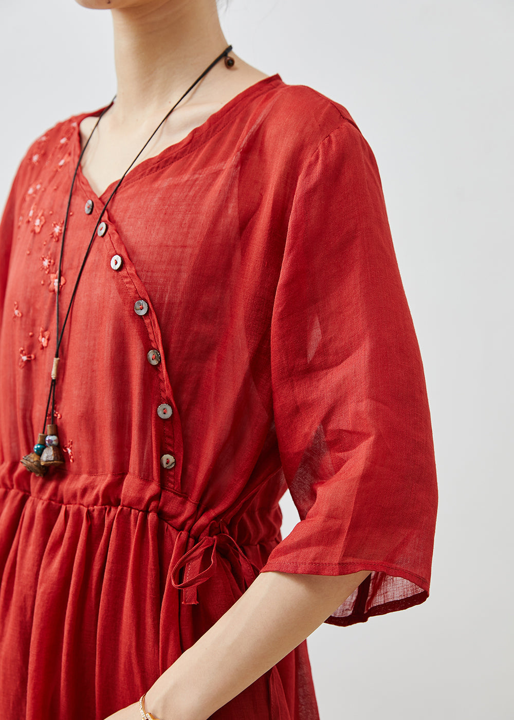 Well Tailored Dress with a Graceful Silhouette