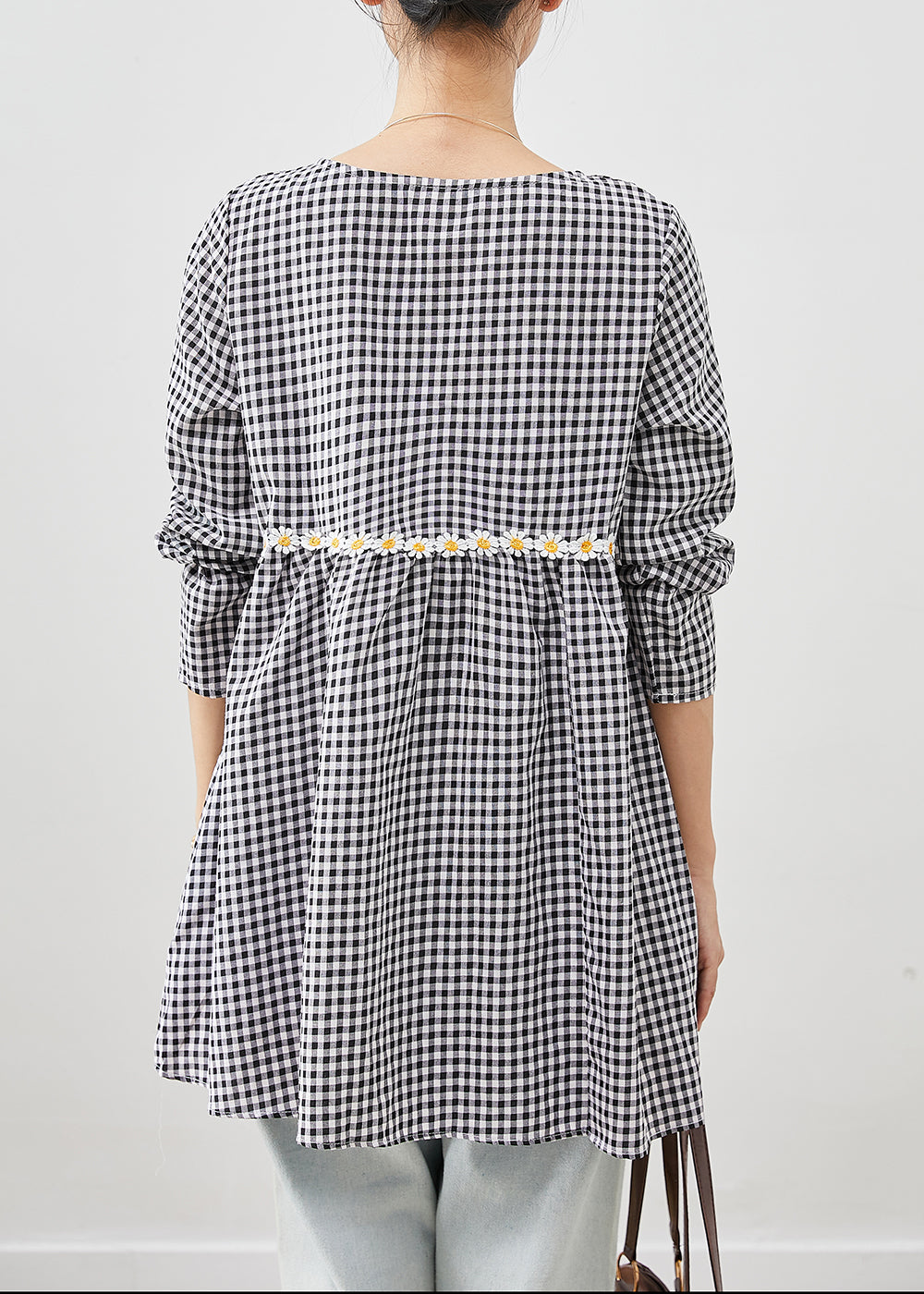 Elegantly Styled Blouse for Everyday Wear