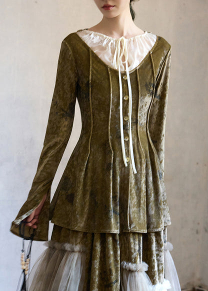 Classic Vintage Top with a Flattering Fit