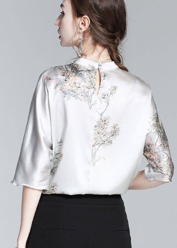 Beautifully Crafted Blouse in a Classic Style