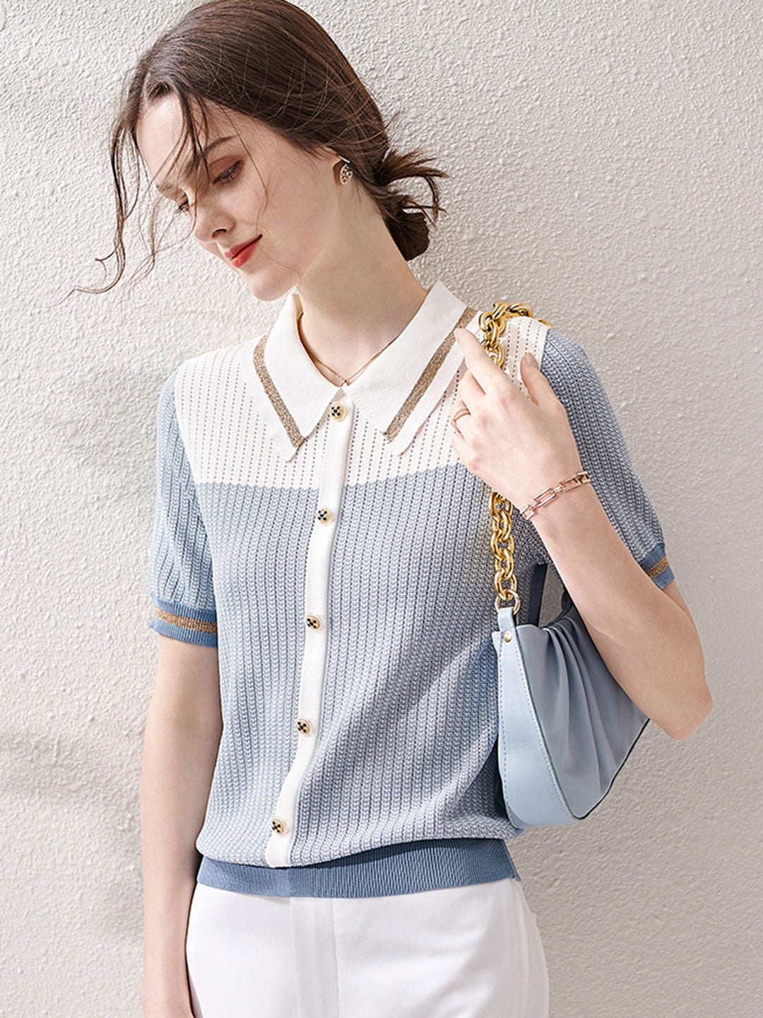 Classic Vintage Sweater with a Flattering Fit