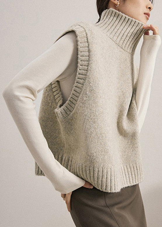 Well Tailored Coat with a Graceful Silhouette