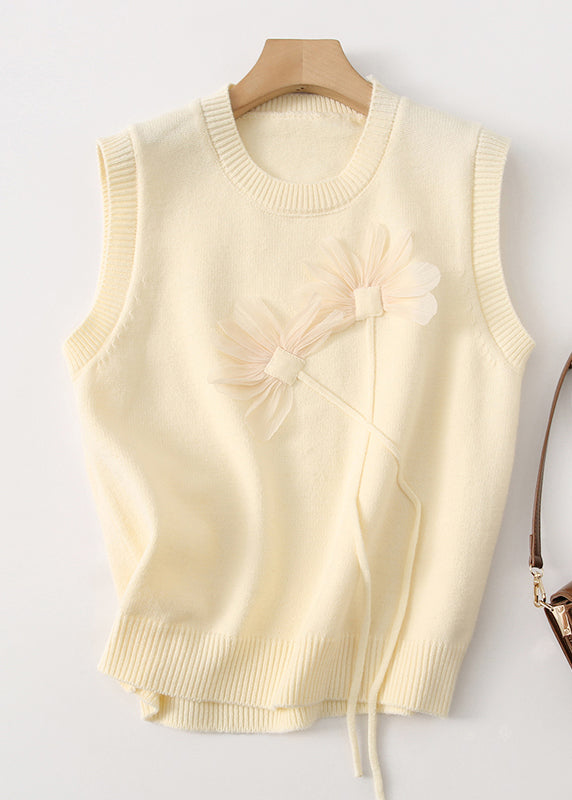Well Tailored Top with a Graceful Silhouette