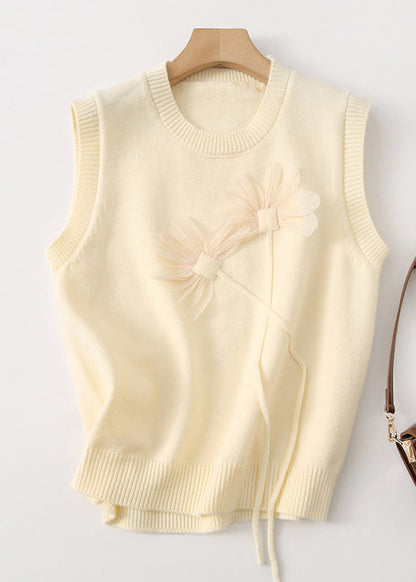 Well Tailored Top with a Graceful Silhouette