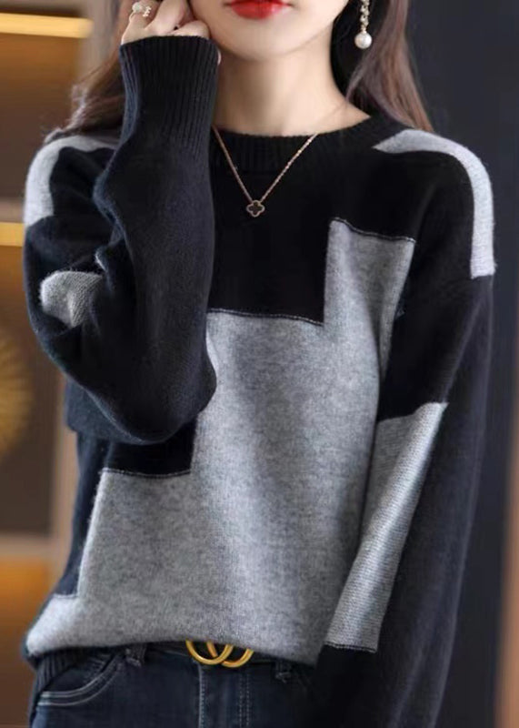 Well Tailored Sweater with a Graceful Silhouette