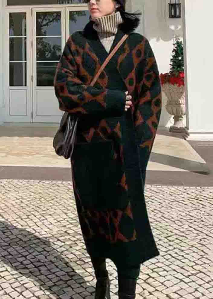 Well Tailored Cardigan with a Graceful Silhouette