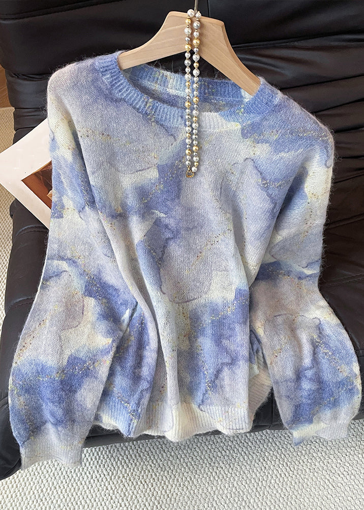 Effortlessly Elegant Sweater with a Timeless Design